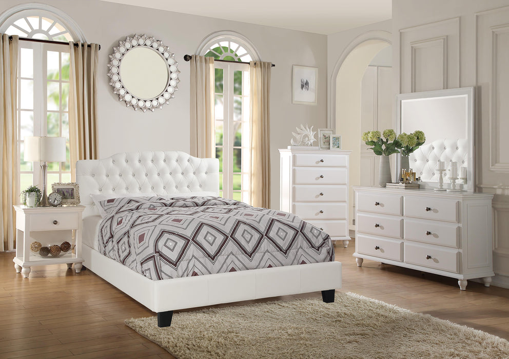 Chyuan Queen Bed/Pu-White in White / Espresso